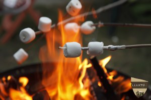 LEANTO Washington State Glamping Marshmallow Roasting